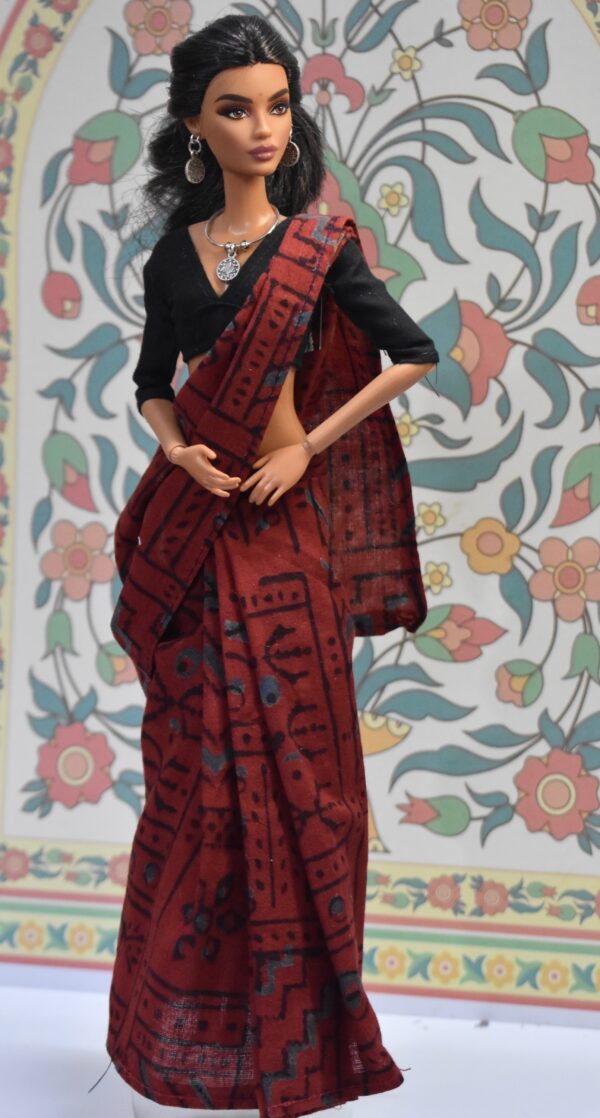 Maroon printed saree with accessories for doll