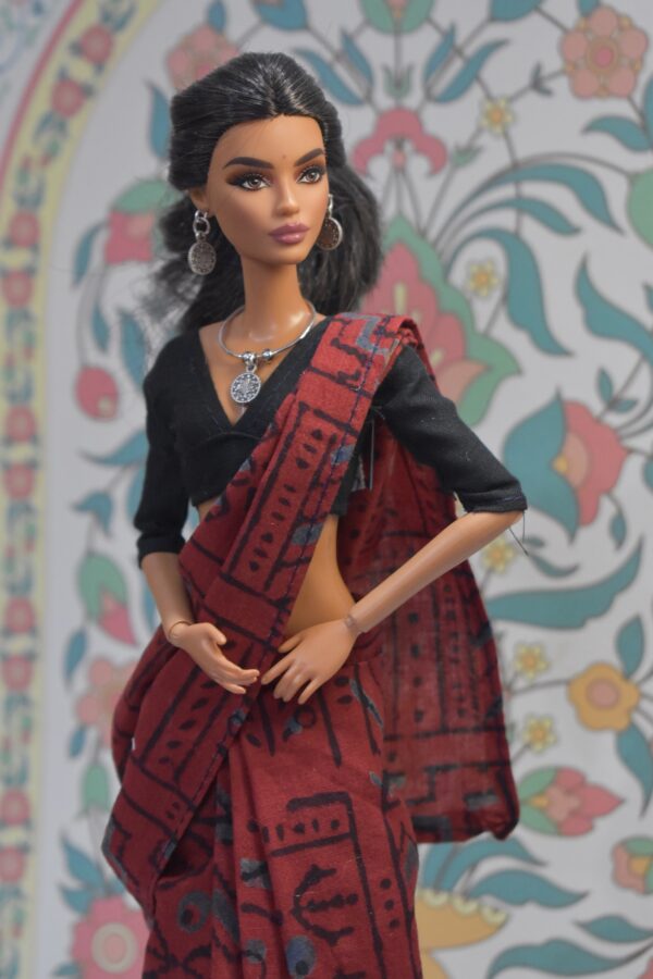 Maroon printed saree with accessories for doll