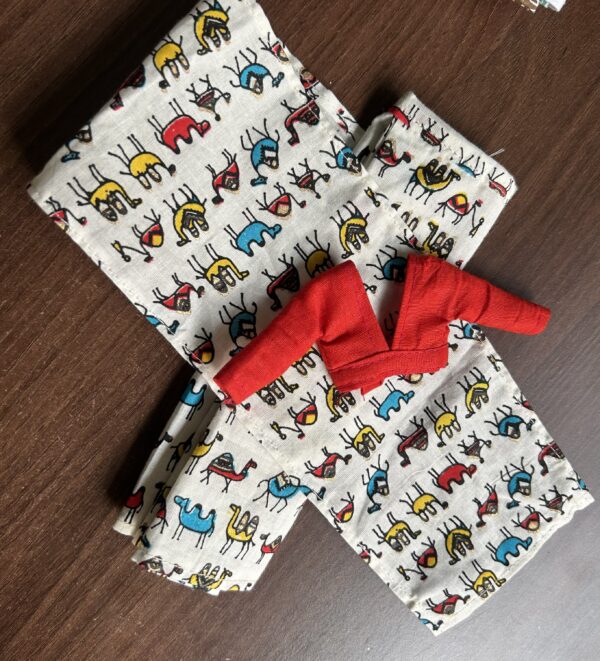 A set of 5 cotton sarees with accessories for Barbie doll