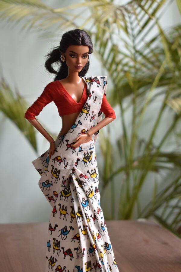 A set of 5 cotton sarees with accessories for Barbie doll