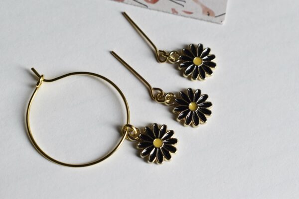 Daisy necklace set for doll (set of 2)