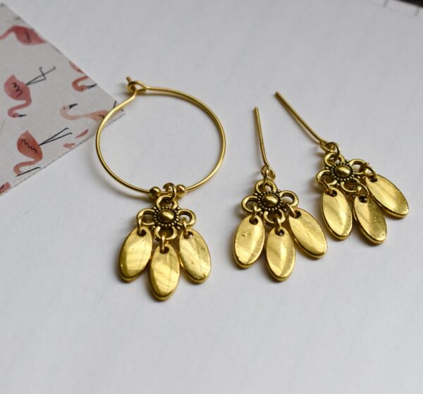 Gold charm necklace set for doll