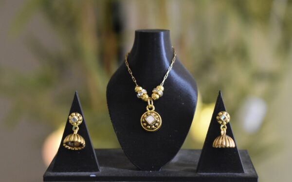 dsc_1377 Gold jewellery for dolls (set of 4 necklaces)