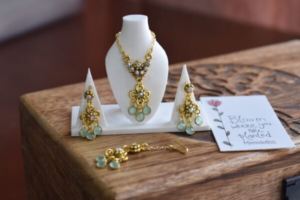 Gold and teal bridal jewelry for dolls